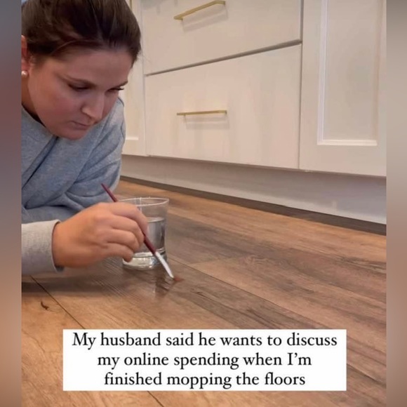 Heidi Daus 🆕 “Coral Reef” crystal & enamel omega for pierced ears earrings - Picture 8 of 8